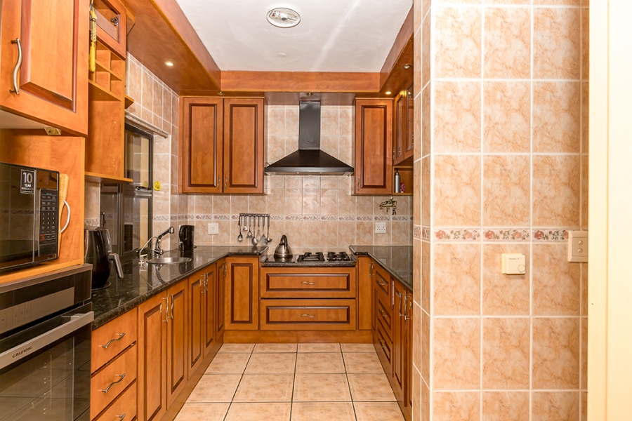 6 Bedroom Property for Sale in Sunset Beach Western Cape